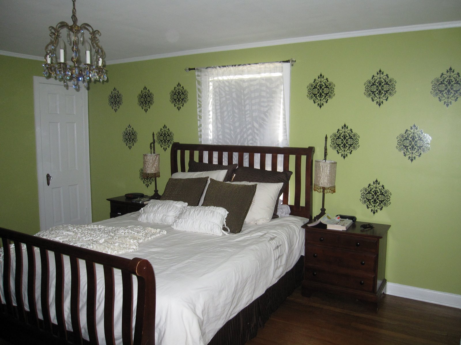 [michaela+bedroom2.jpg]