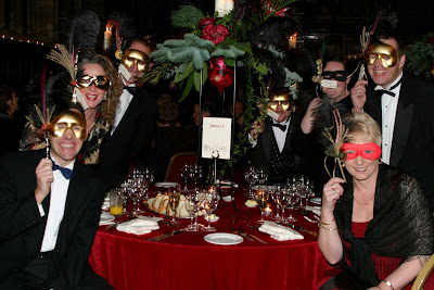 Masquerade Wedding Centerpieces on We Dressed In Expensive Masquerade Ball Masks As Table Favours And