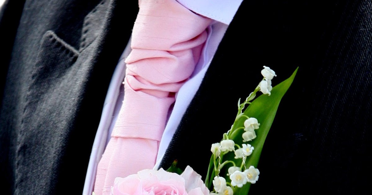 Flower Design Buttonhole & Corsage Blog Pale Pink Boutonniere's
