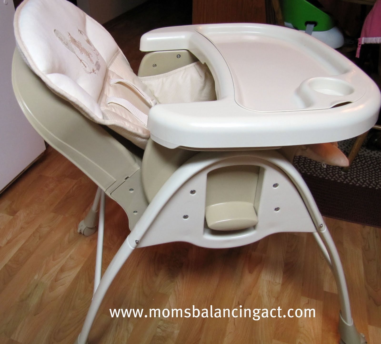 Checking Our List 10 Summer Infant Nature S Purest Hug Me Complete We Have Mainly Just Used It In The Upright Position With Kaden And Found That Works Great He Is Perfect To Comfortably Reach All Of