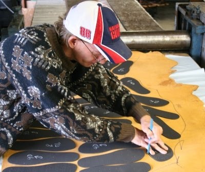 [Brian+tracing+soles.JPG]