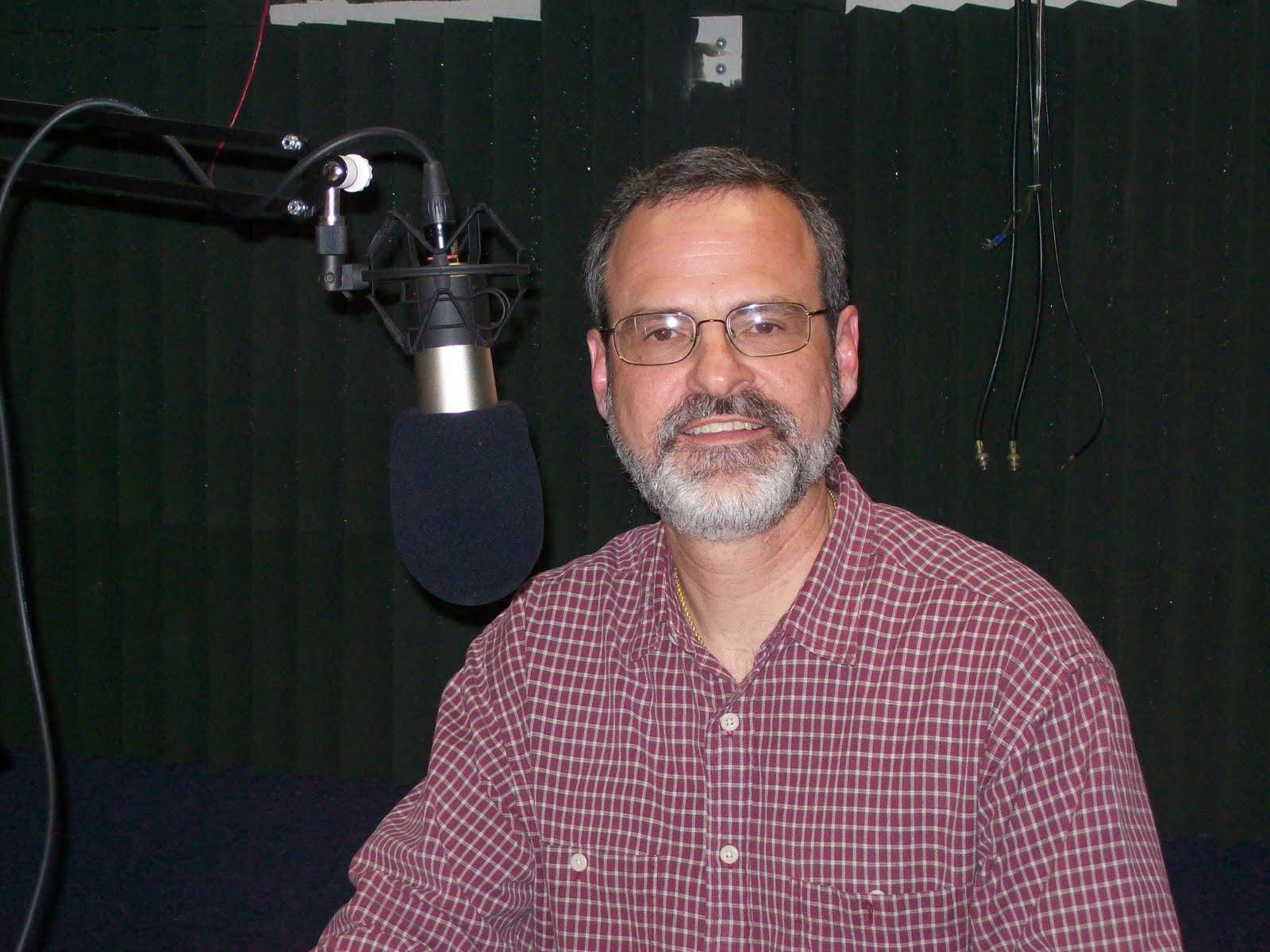 [Gary+in+Studio.jpg]