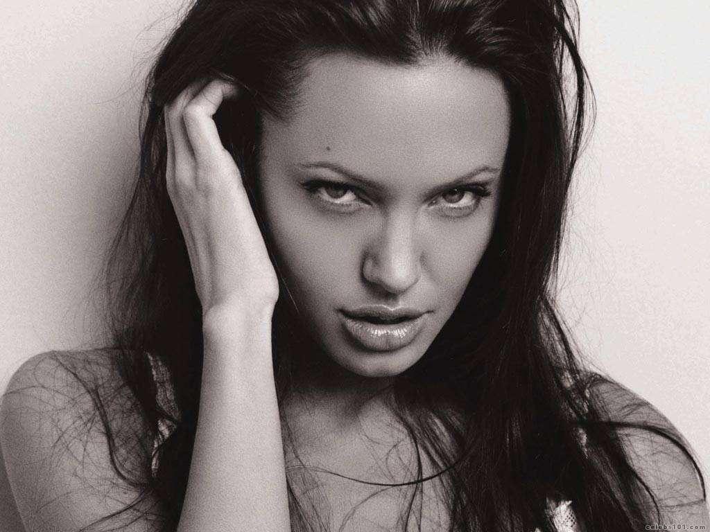Angelina Jolie Wallpapers Hot Actress in Bra And Without ...