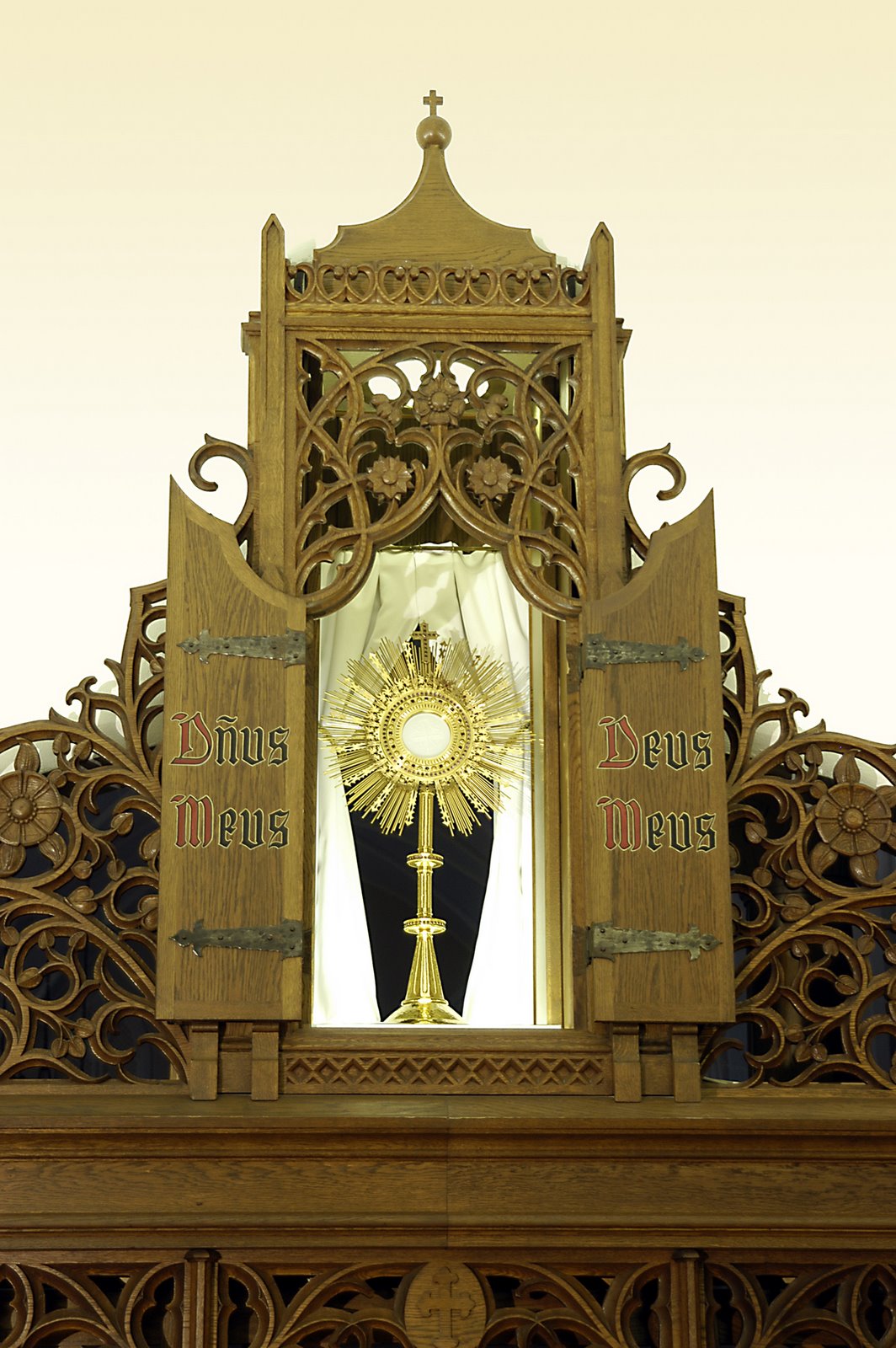 [MONSTRANCEcopy.JPG]