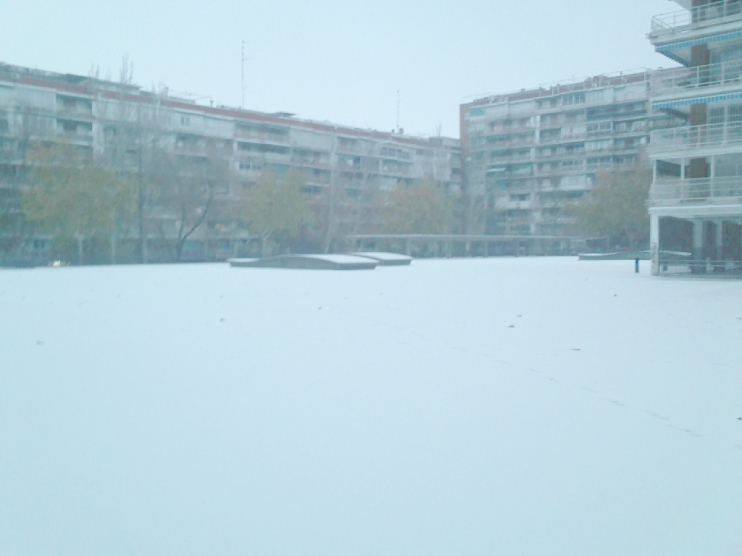 Plaza cubierta de nieve
