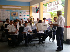 Banda visita a UMEI e toca Villa Lobos para os alunos, professores e demais funcionários!