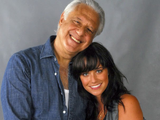 Por Dentro da TV Globo Nelinha (Fernanda Vasconcellos) descobre a