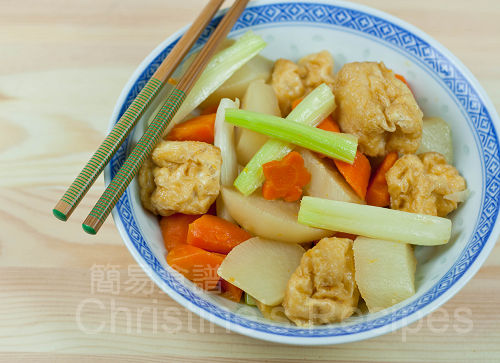豆腐泡炆蘿蔔 Stewed Beancurd Puffs with Turnips & Carrots02