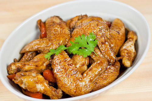 chicken wings pictures. Cut chicken wings into two