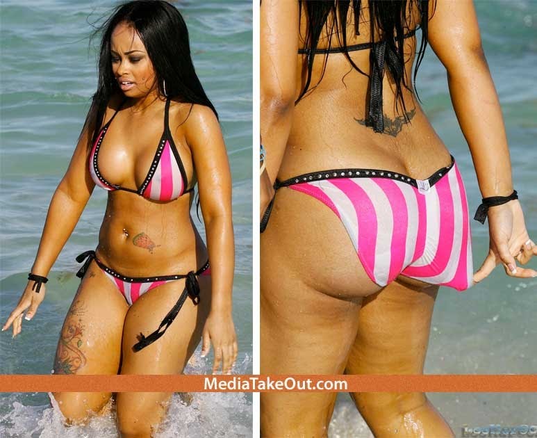 1284469533blac_chyna_bikini2.jpg