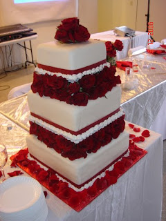 square and round wedding cakes