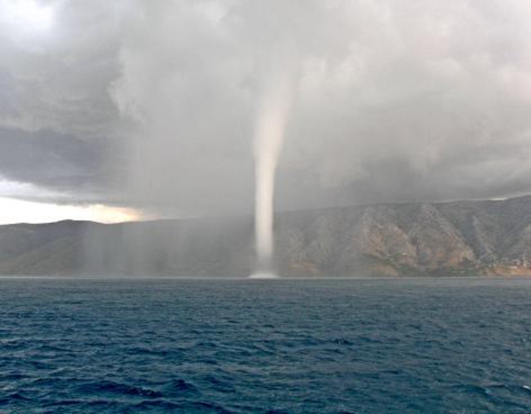 tornado de agua