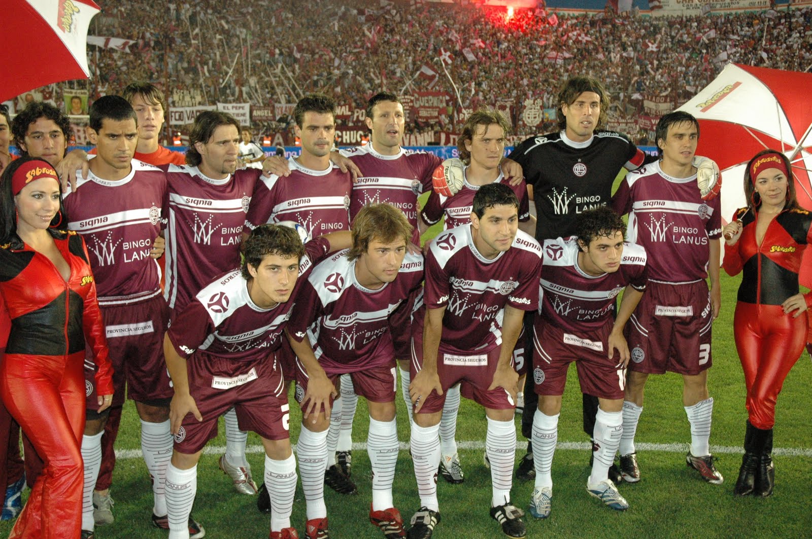 Lanús a Tokio. Efemérides Un 2 de diciembre de 2007, el Club Atlético