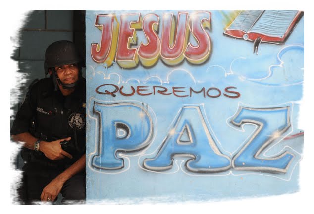 [Favelas_Rio-de-Janeiro.bmp]