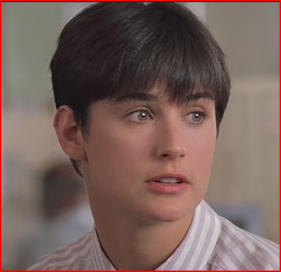 DEMI MOORE SHORT HAIR - See PHOTOS of the actress
