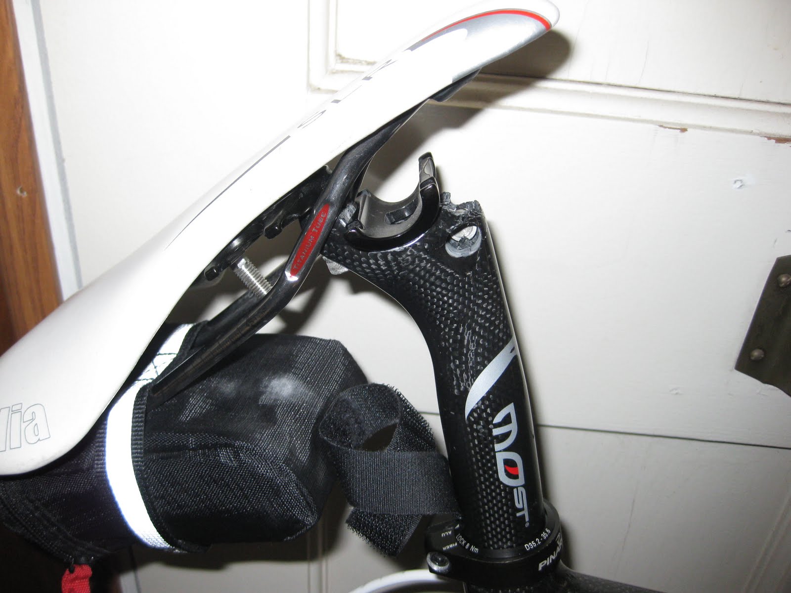 Busted Carbon Another broken seat post