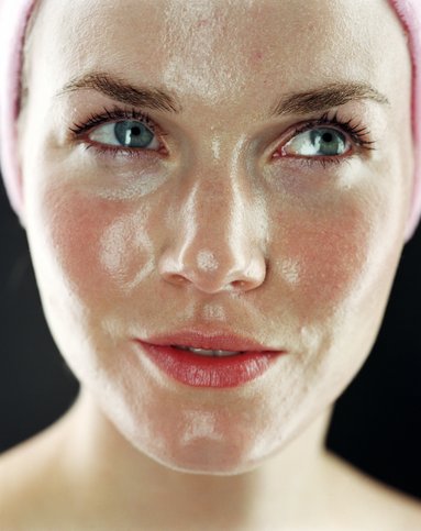 Tips Mengatasi Kulit Berminyak oily+skin Tips Mengatasi Kulit Berminyak