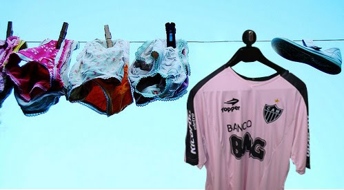 [camisarosa.jpg]