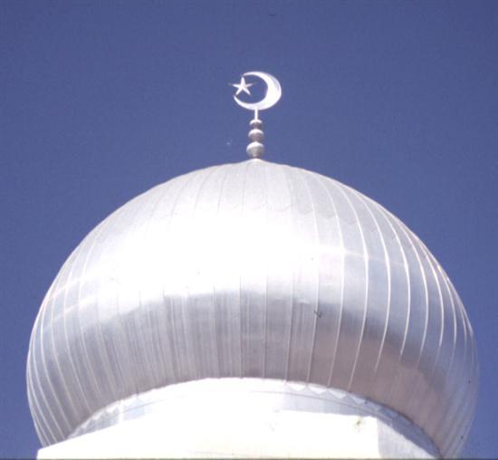 Menurut teman2 Muslim, siapakah yang menurut QURAN lebih tinggi derajatnya: Muhammad atau Isa Al-Masih? Simbol+Bulan+%26+Bintang+di+masjid