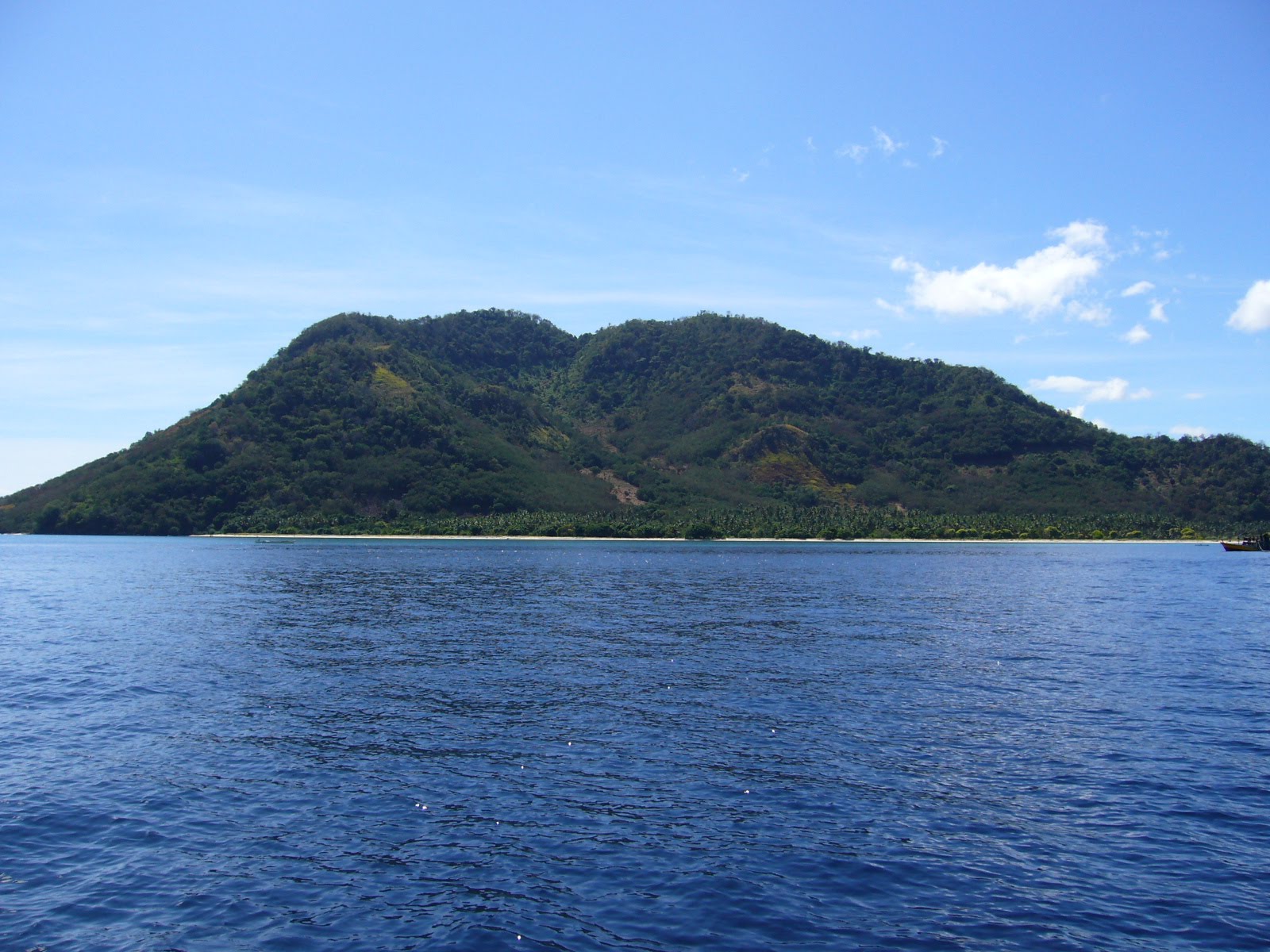 Deyuken's Blog: Indahnya Pantai Pulau Babi