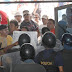 Colonos desalojados chocan con la policía de Isla Mujeres