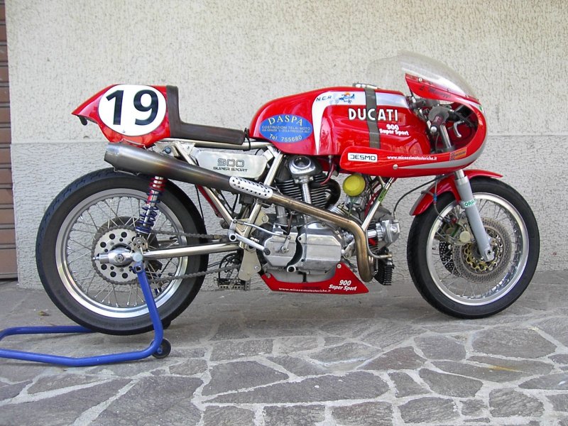 Ci vorrebbe una moto  Ducati 900 SS race bike