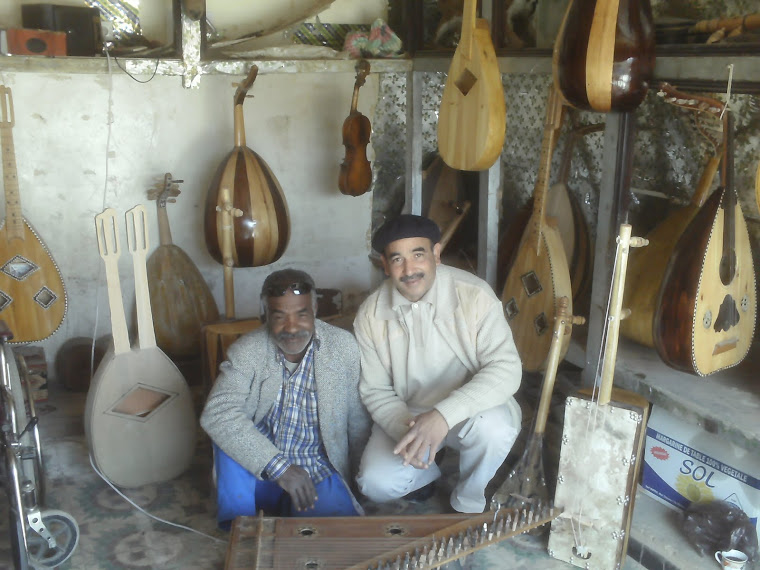 photo de mon ami le maître luthier kharjeli el hadj