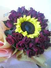 My fav. Sun Flower + 49 Roses given by BaokeR