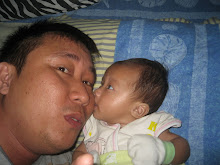 Felix mencium papi...