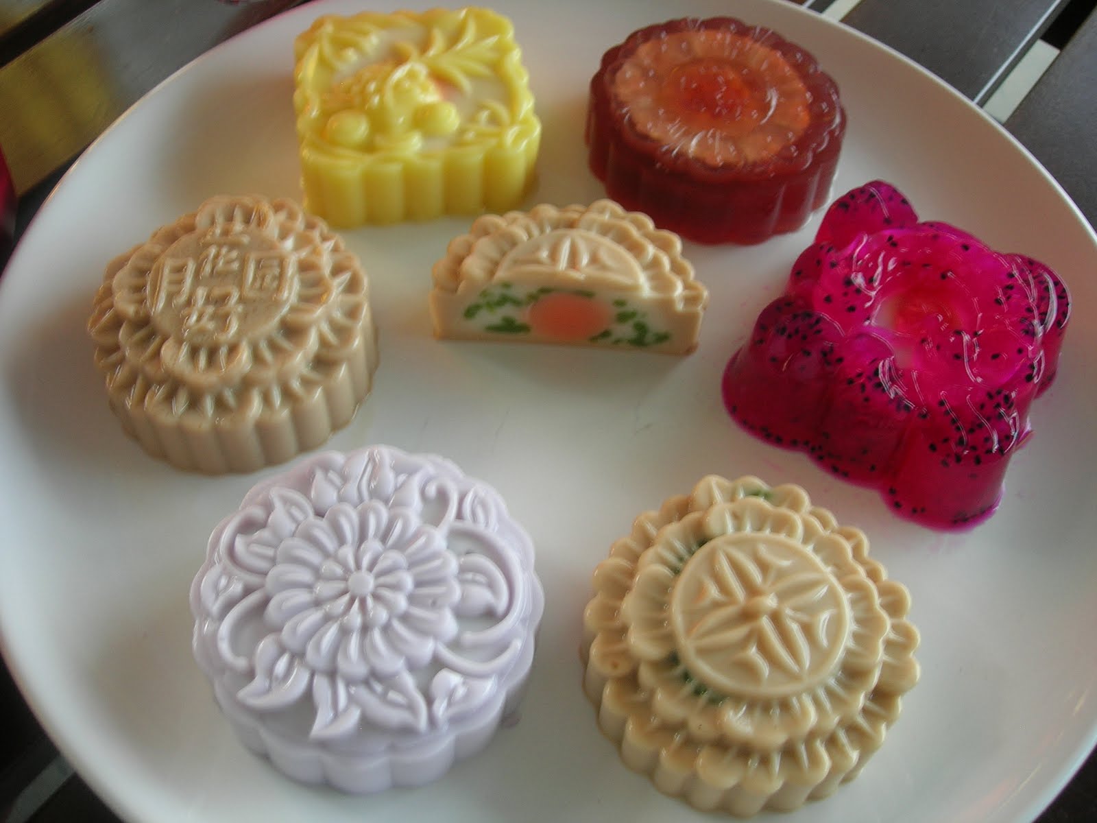 Jelly Mooncakes Lychee & Rose, Chocolate & Cheese Foodelicious!
