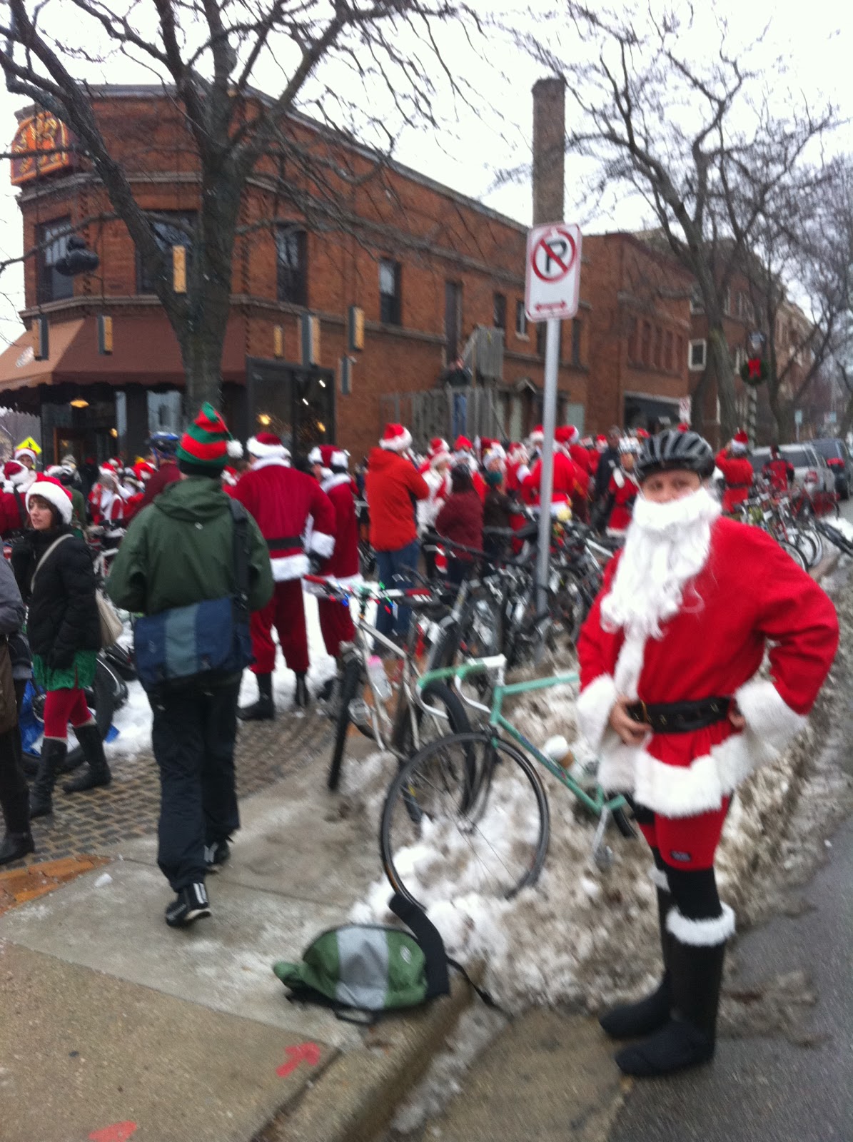 MADISON BIKE BLOG Milwaukee Santa Rampage Bike Ride