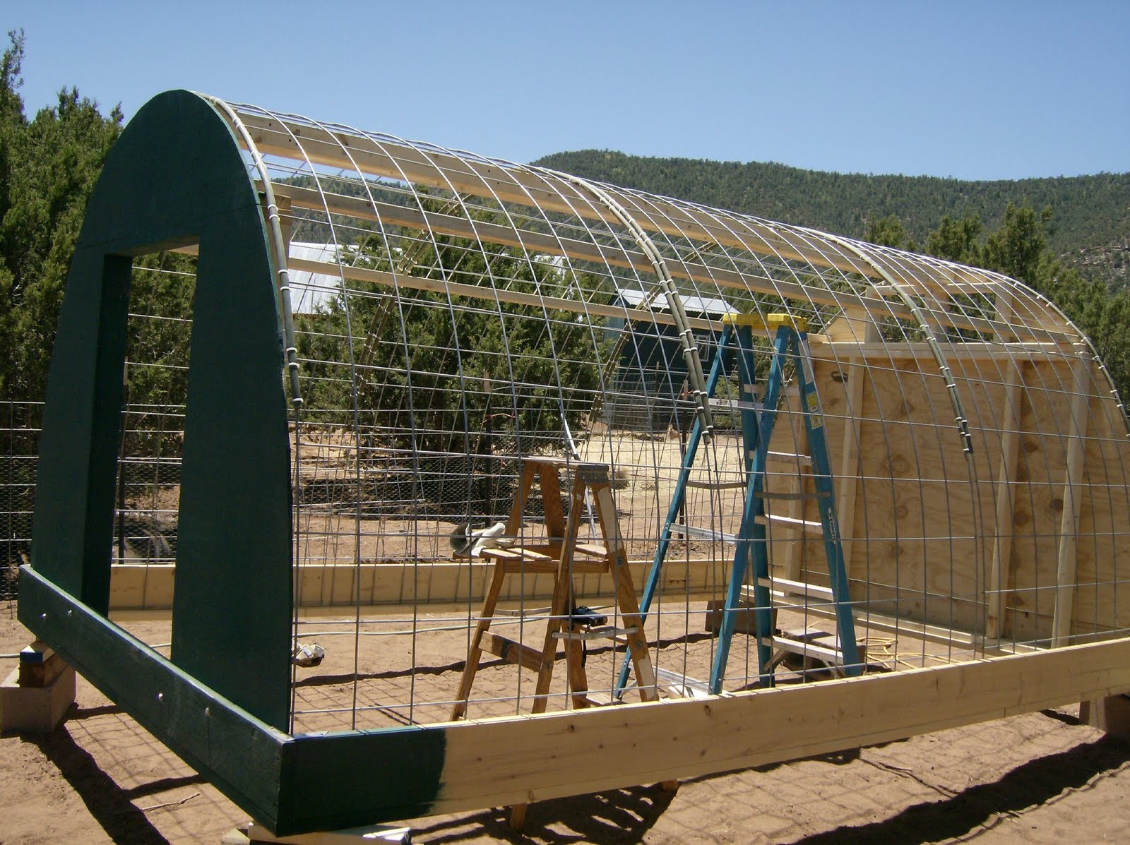 hh4.JPG (1600×1197) Cattle panels, Livestock shelter, Farm animals