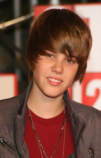 http://3.bp.blogspot.com/_VP7CUspn03o/TG4I0mrUk7I/AAAAAAAAAEY/kyPsSj4Lkfo/s1600/justin_bieber_wallpaper_album_2009.jpg