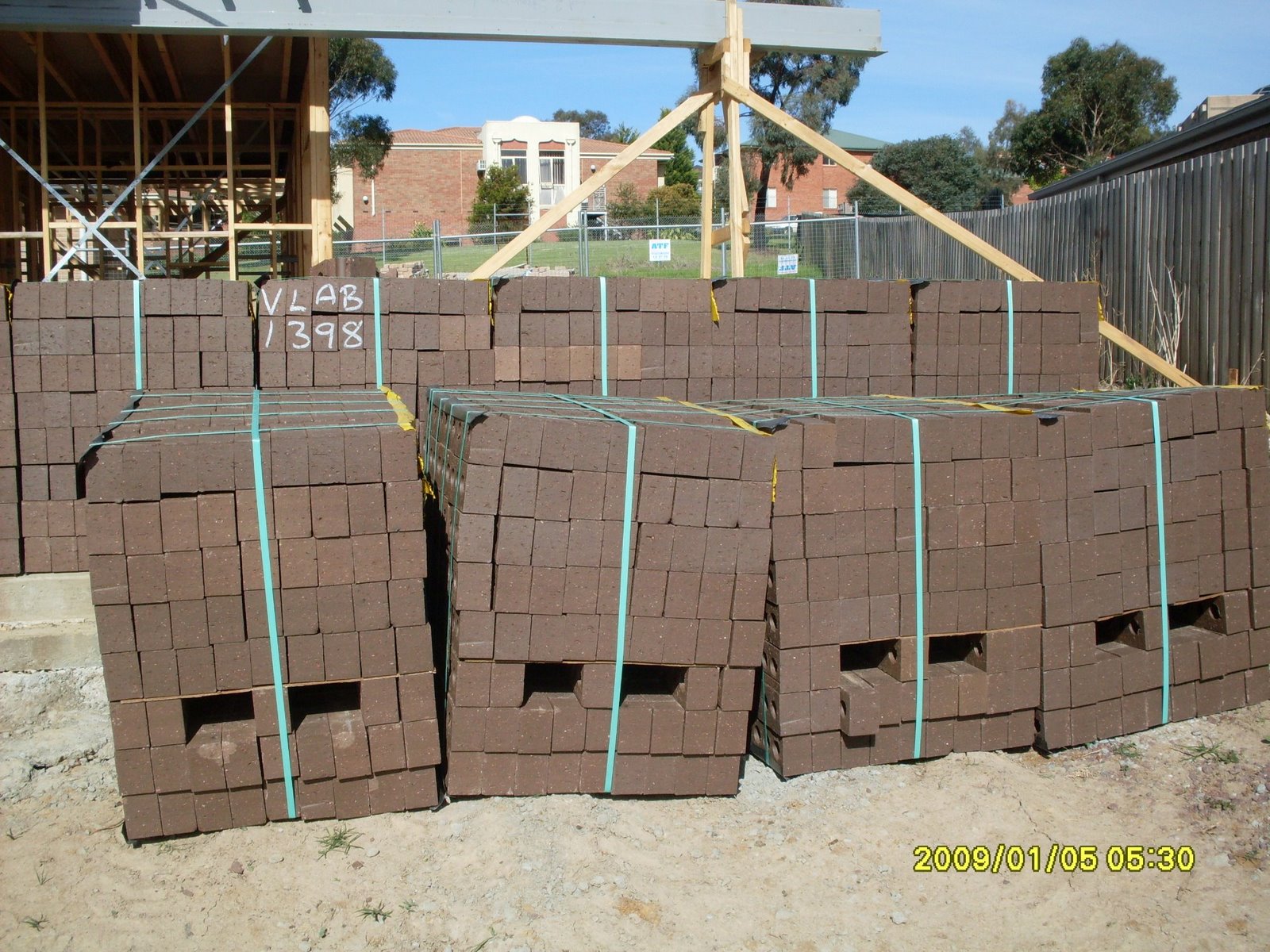 [Bricks_2.JPG]
