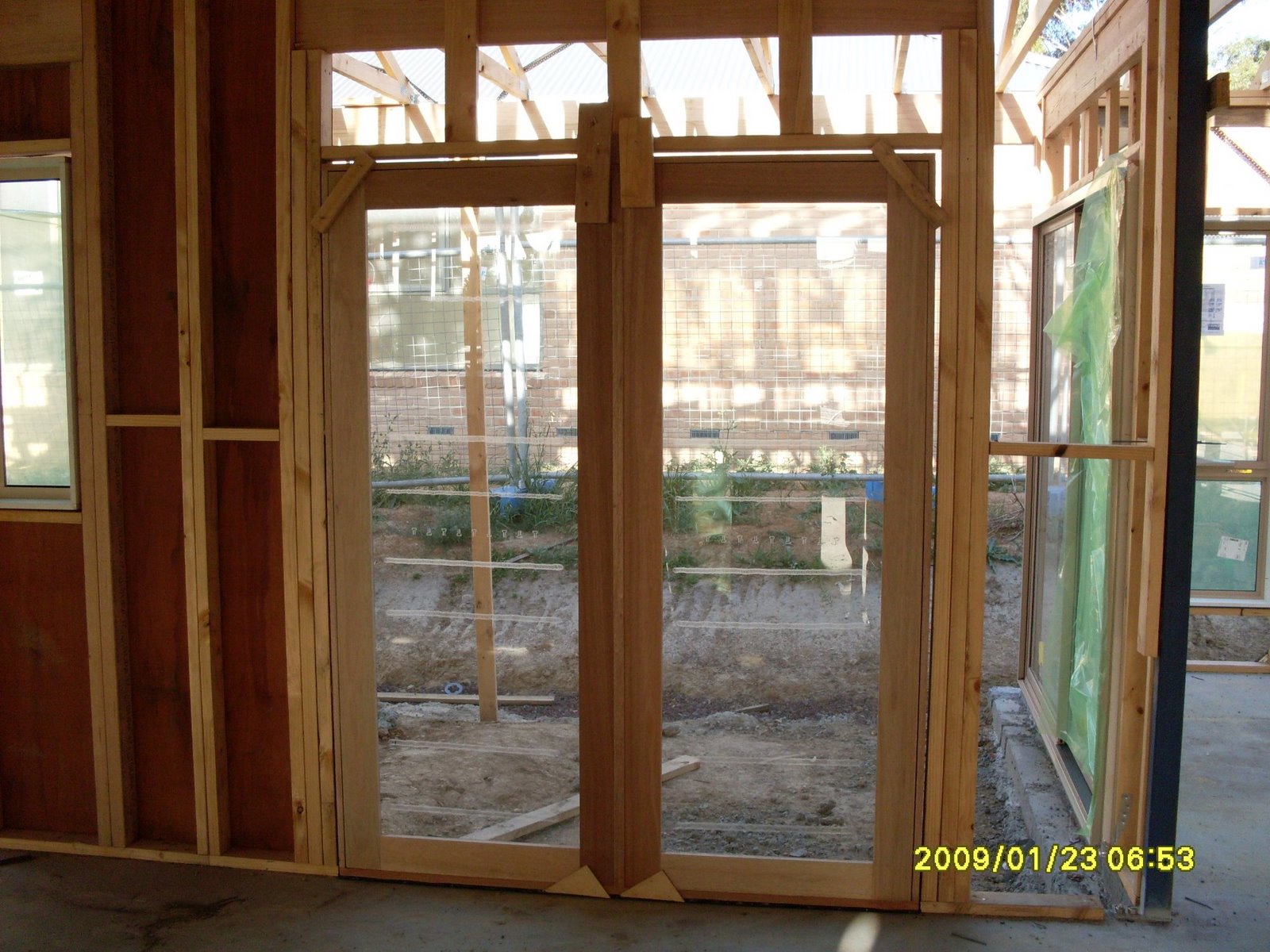 [Windows_Inside_French_Alfreco.JPG]