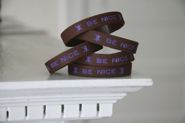 I'm a big fan of the Be Nice friendship bands. :). (image from Speak Nicely)