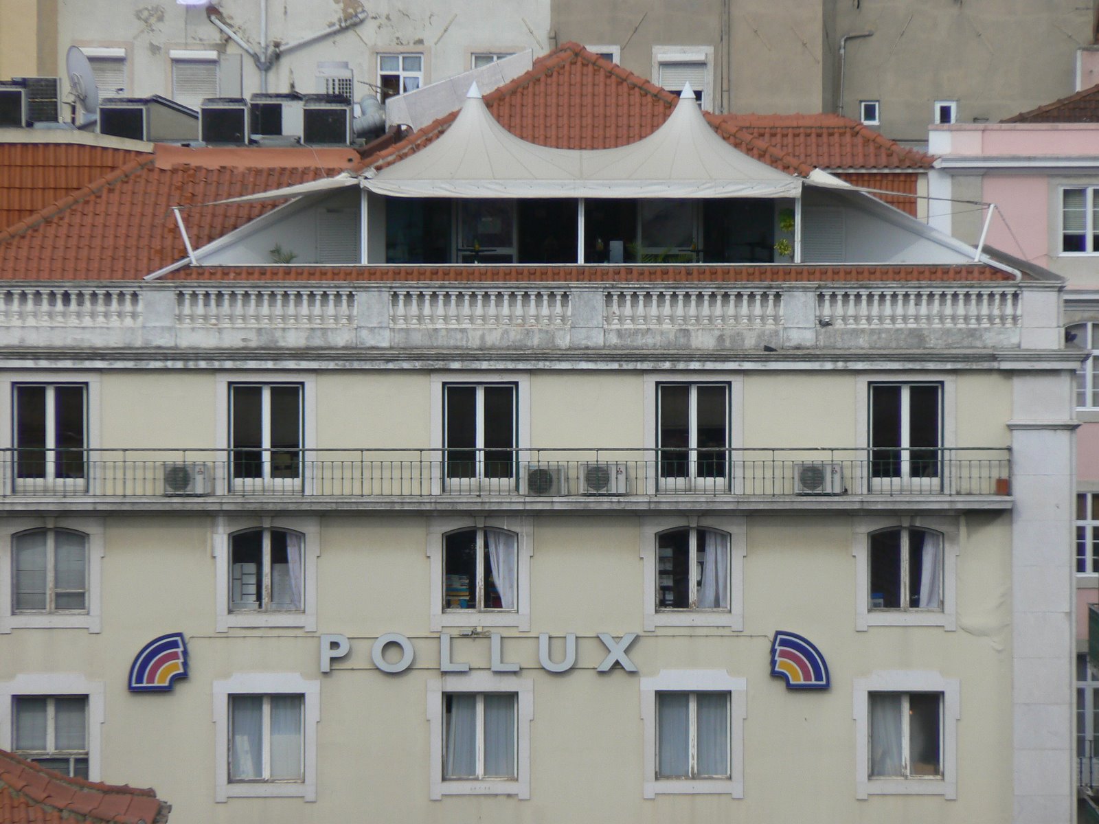 [cobertura-POLLUX.JPG]