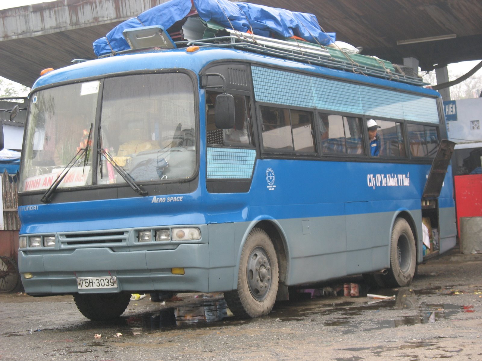 [Bus+Hue1.JPG]