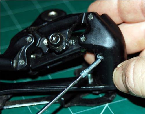 http://3.bp.blogspot.com/_VY9lef3Ripw/SCYLD5kLjXI/AAAAAAAAEDU/T538CcFDbKw/s1600/DeoreRDCageRemoval.jpg