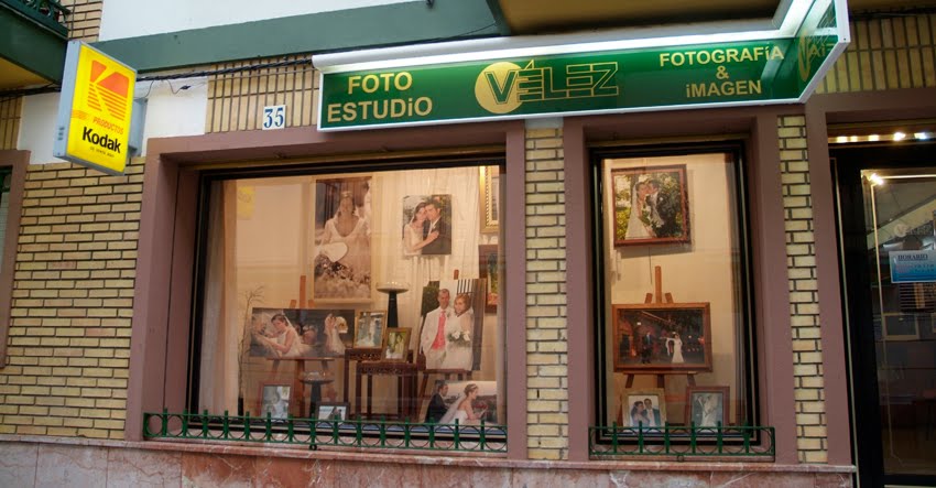 Vélez fotográfo bodas y estudios Lepe