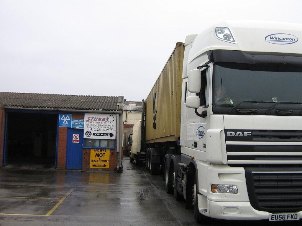 [Container+007-791899.jpg]