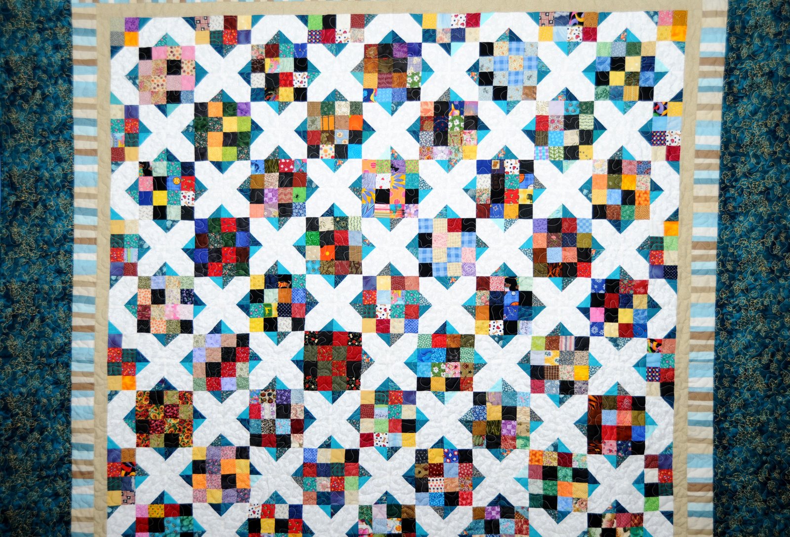 [Block+Lotto+Quilt+close-up.JPG]