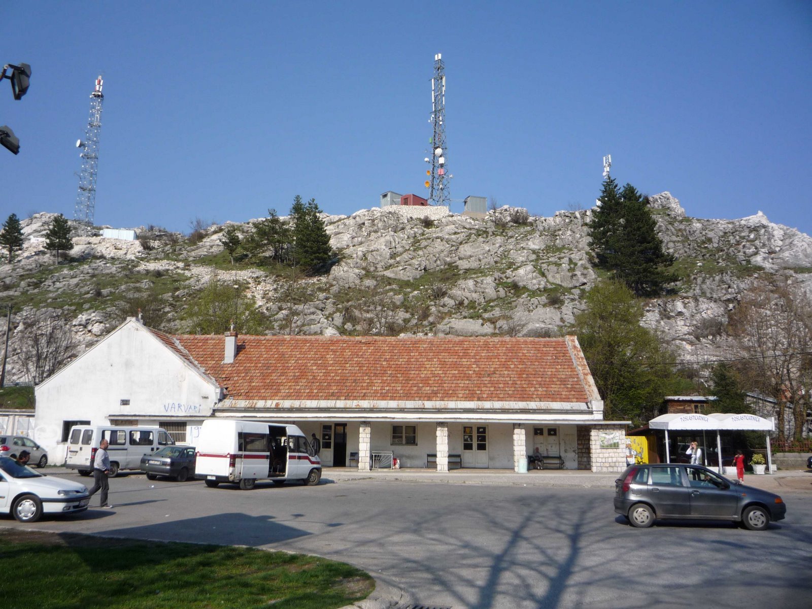 [autobuska+april.jpg]