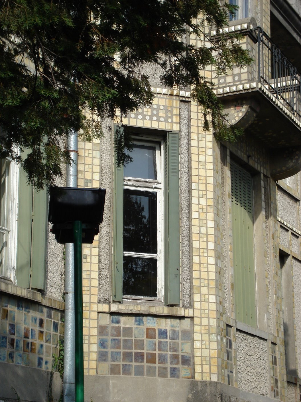 [Francuska+ambasada+na+Cetinju+-+fragment+fasade.jpg]