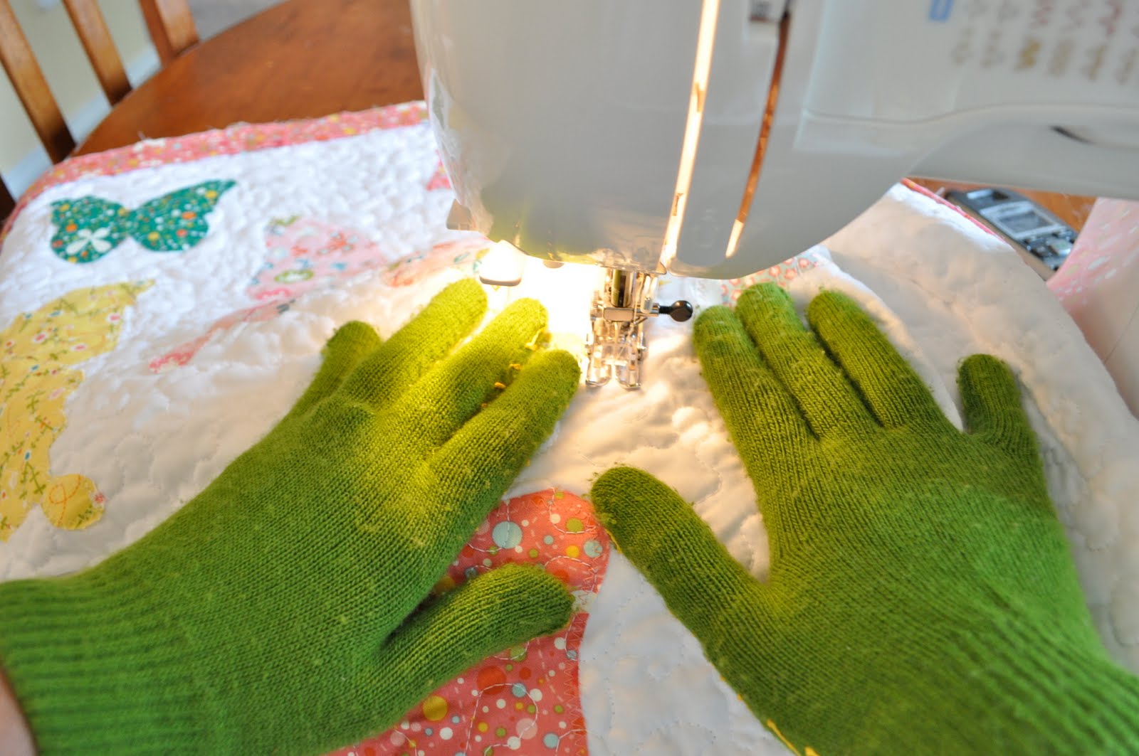 Little Birdie Secrets: one-step quilting gloves tutorial