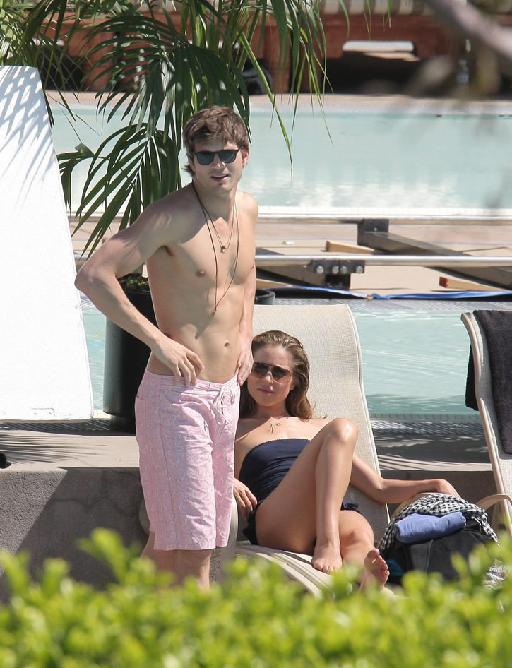 [kutcher+boxer2.jpg]