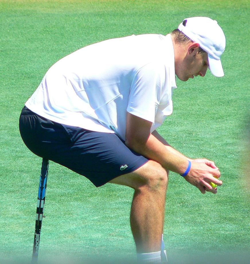 [roddick+button.jpg]