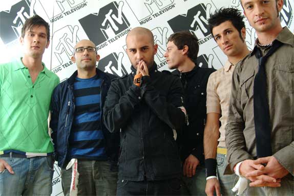 [184_1129894130.jpg]