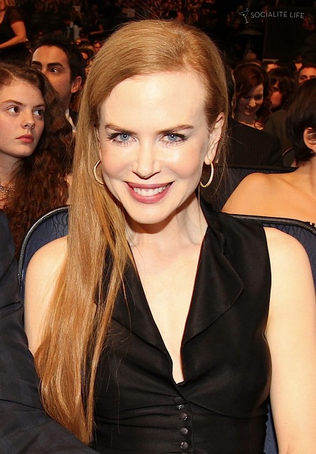 [gallery_main-niocle-kidman-keith-urban-2010-peoples-choice-awards-photos-01062010-010.jpg]