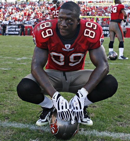 [antonio-bryant-buccaneers-20081228_zaf_s70_002.jpg]